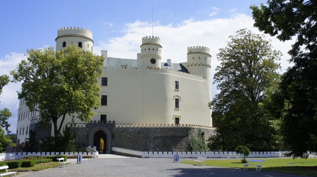 замок Орлик