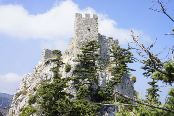замок Святого Илариона